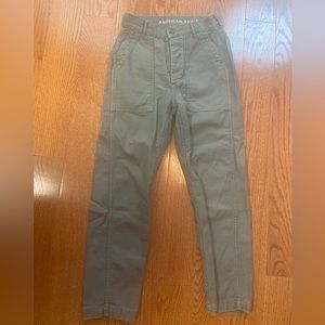 American Eagle Army Green Cotton Cargo Like Pants.  Size 000 Short.